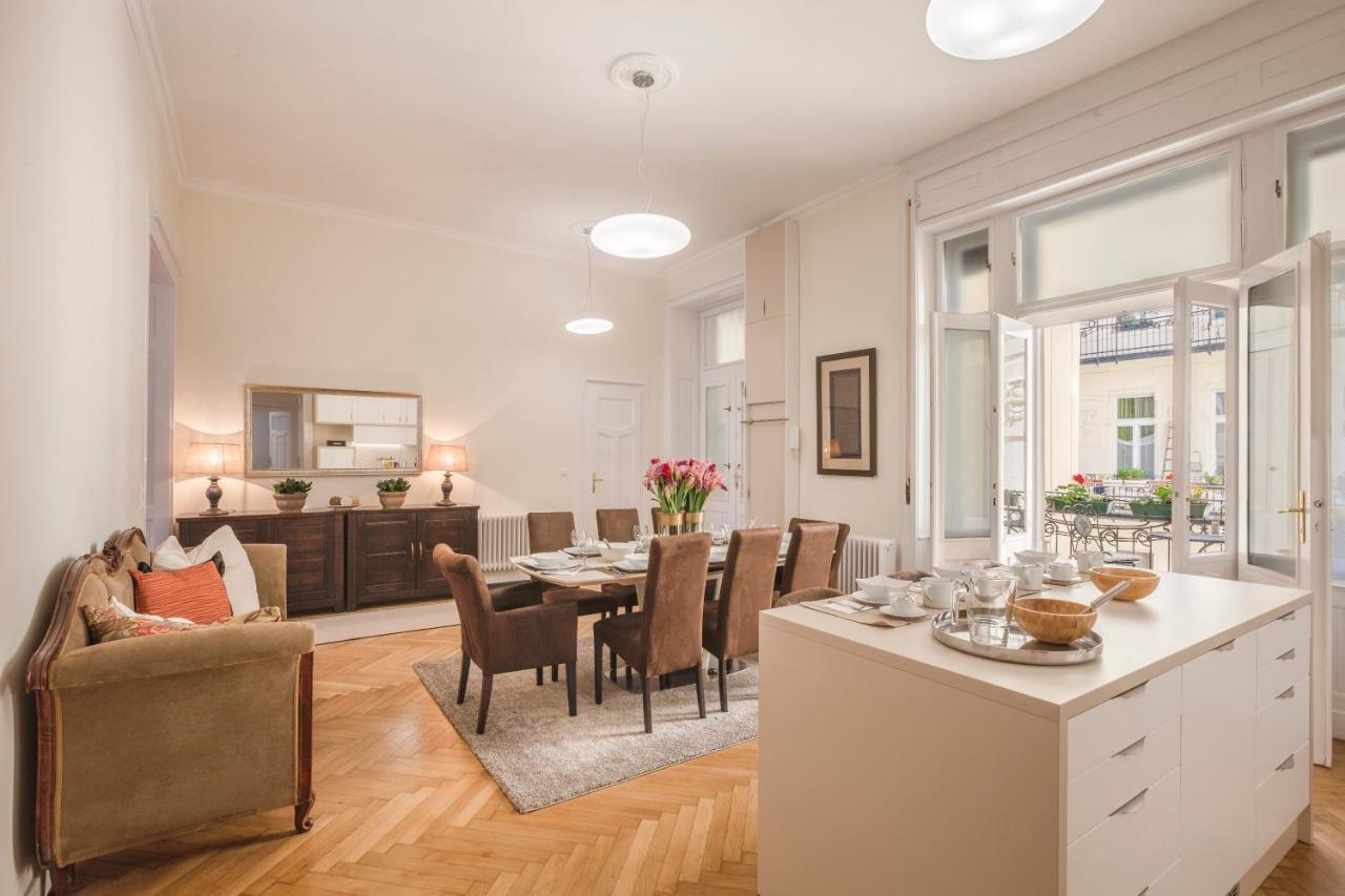 Modernized Unique Huge Central Apartment On 135Sqm Budapest Exterior photo